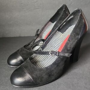 Ros Hommerson Black Suede Heels Size 8.5